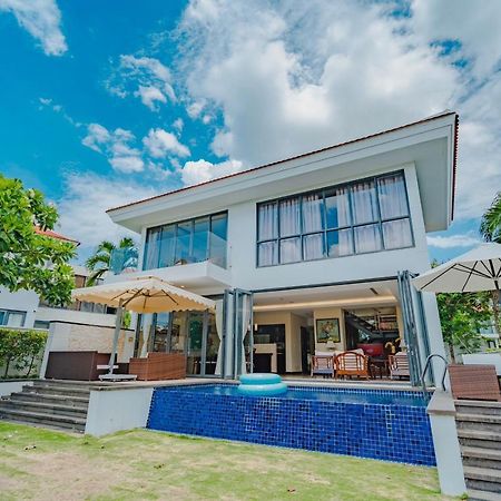 Emblem Sea 3 Bedroom Villas Da Nang Bagian luar foto