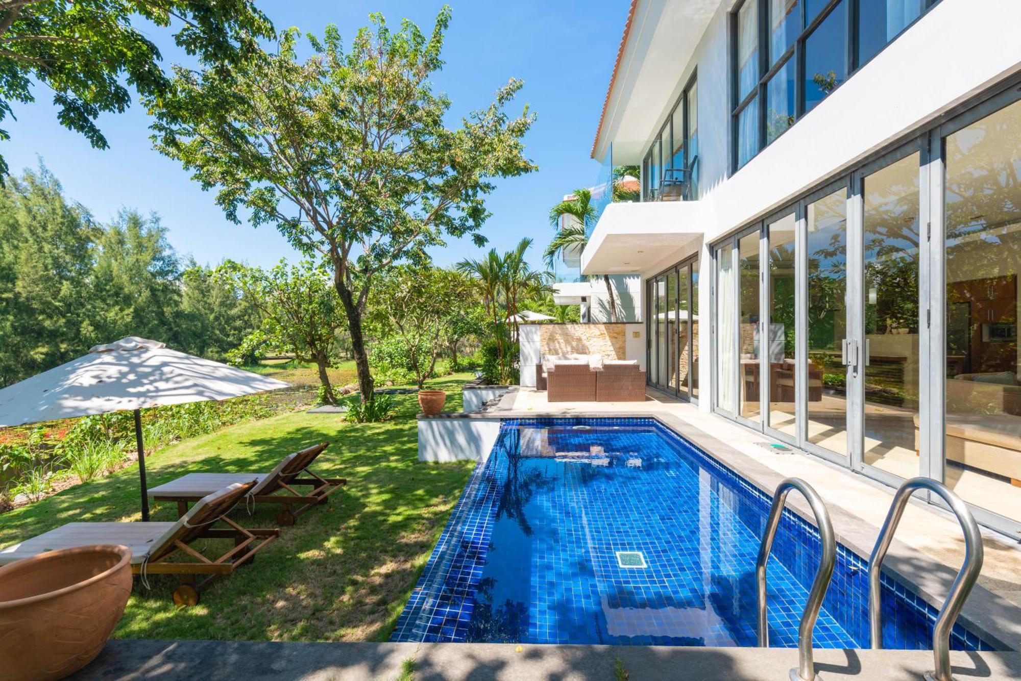 Emblem Sea 3 Bedroom Villas Da Nang Bagian luar foto